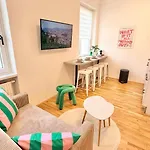 M8 Parkside Two Apartman
