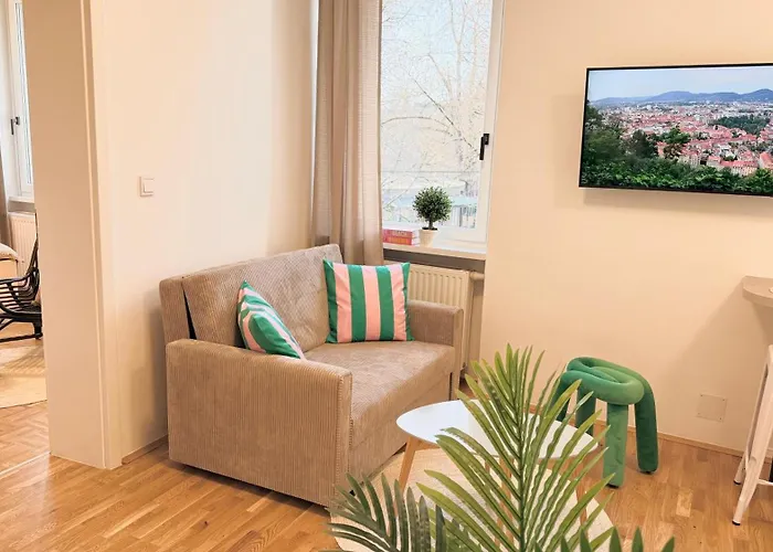 Апартаменти M8 Parkside Two