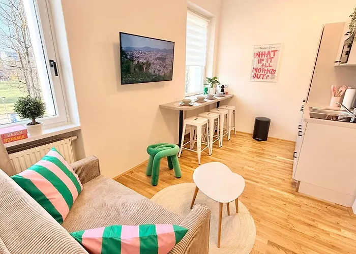 M8 Parkside Two Апартаменти